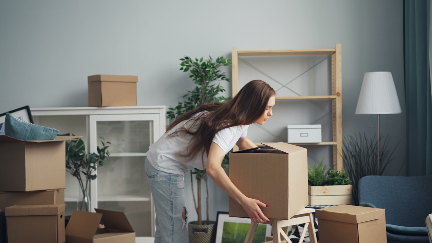 Verhuisdozen inpakken voor een nieuwe woning